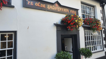 Ye Olde Salutation Inn outside