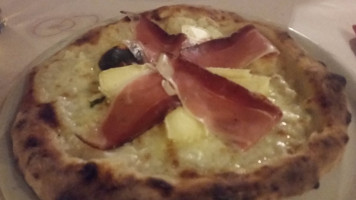 Pizzeria Napule E food