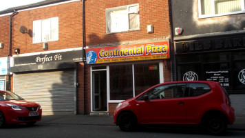 Continental Pizza outside