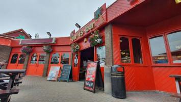The Sun And The Moon Family Pub Closed outside