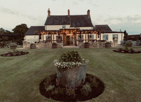 The Horse And Radish outside