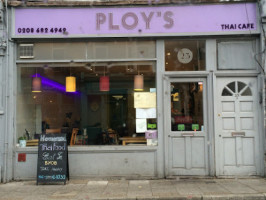 Ploy's Thai Cafe food