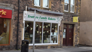 Trotters Family Bakers food