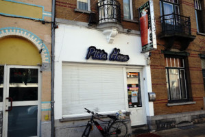 Pizza Pitta Home outside