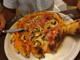 Pizzeria Roccaverde food