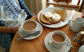 Four Teas Cafe Mousehole outside