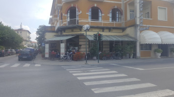 Cafe Turandot outside