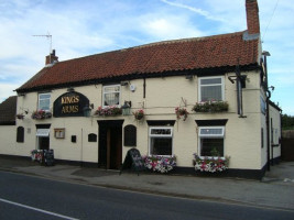 The Kings Arms outside