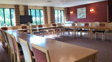 Edwards Bar Restaurant At Bromsgrove Golf Centre inside