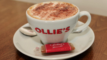 Ollie's Cafe food