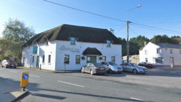 Thatched Inn outside