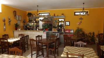 La Rustica Delle Gemelle Alagia inside