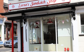 Lorna's Sandwich Shop outside