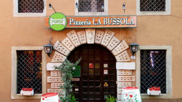 La Bussola Prosciutteria Pizzeria outside
