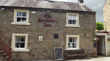 The Sycamore Inn outside
