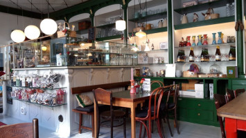 Quedens Gaard Cafe And Boutique food