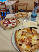 Pazzi Per Pizza Di Lacorte Nicola food