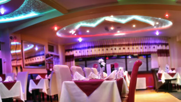 Dilshad Restaurant inside