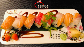 Sushi Family outside