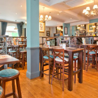 Red Lion Luton inside