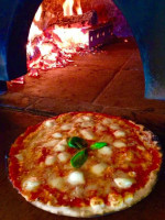 Pizza Al Volo food