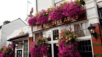 The Builders Arms outside