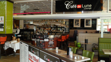 Cafe De Lune inside