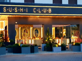 Sushi Club outside