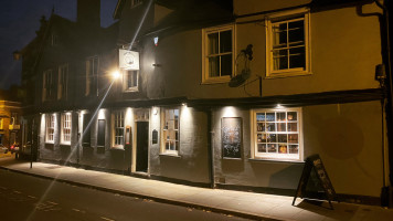 Cromwells Bar And Restaurant inside