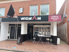Café De Wigwam inside