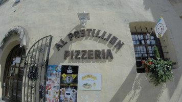 Pizzeria Postillon outside