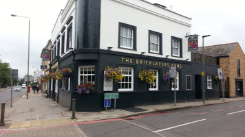 The Bricklayers Arms food