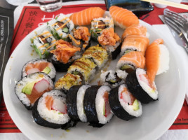 Happy Sushi Wok food