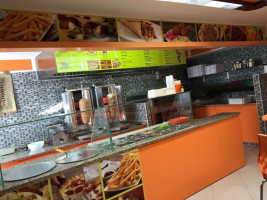 House Of Pizza E Kebab inside