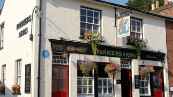 Farriers Arms outside