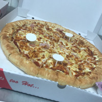 The Fat Pizza food