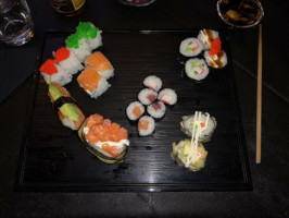Moroboshi Sushi Fusion inside
