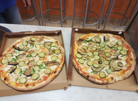 City Istanbul Pizza Kebab Di Pire Mehmet Ali' food
