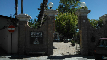 Pizzeria Pozzo Beccaro outside