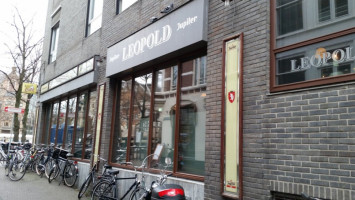 Café Leopold outside
