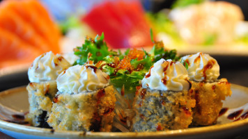 Komugi Sushi food