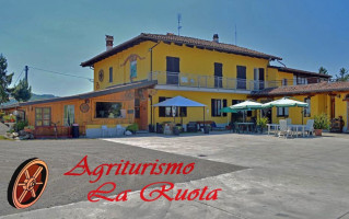 Azienda Agrituristica La Ruota outside