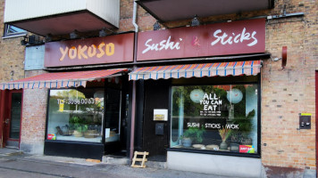 Yokoso Sushi outside