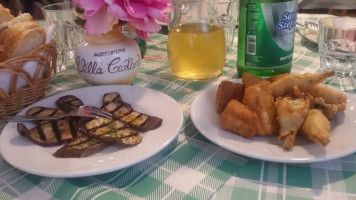Villa Castanito food