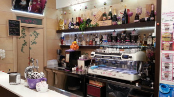 Il Caffe inside