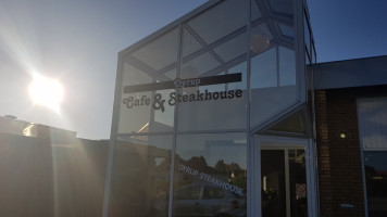 Dyrup Cafe Steakhouse outside
