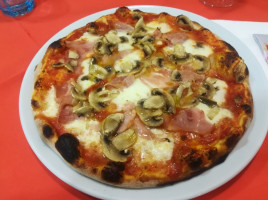 Pizzeria Griglieria Bisboccia food