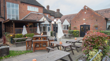 The Stag And Three Horseshoes outside