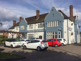 The Stag And Three Horseshoes outside