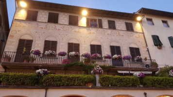 Bar Ovidio Di Gori Stefania outside